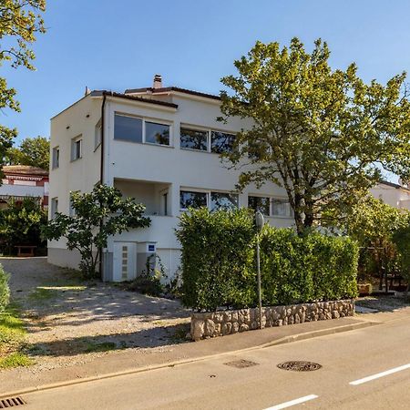 Amazing Apartment In Njivice With Kitchen Zewnętrze zdjęcie