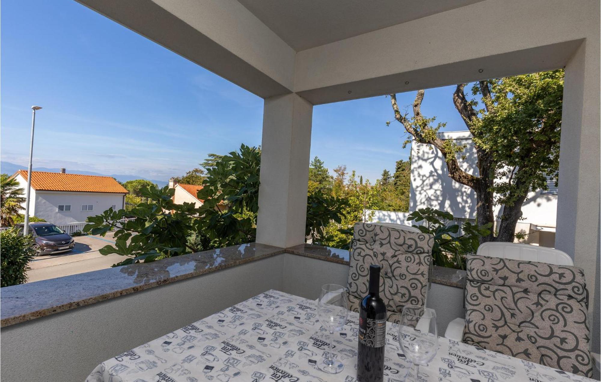 Amazing Apartment In Njivice With Kitchen Zewnętrze zdjęcie