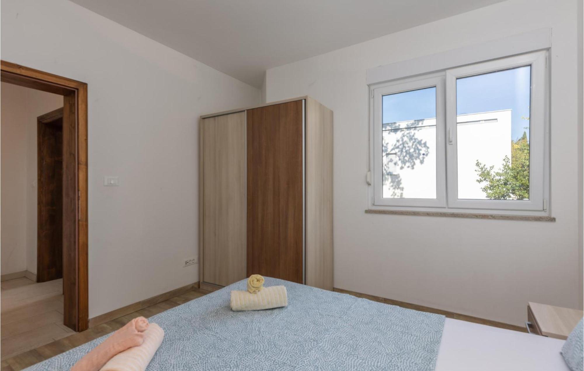 Amazing Apartment In Njivice With Kitchen Zewnętrze zdjęcie